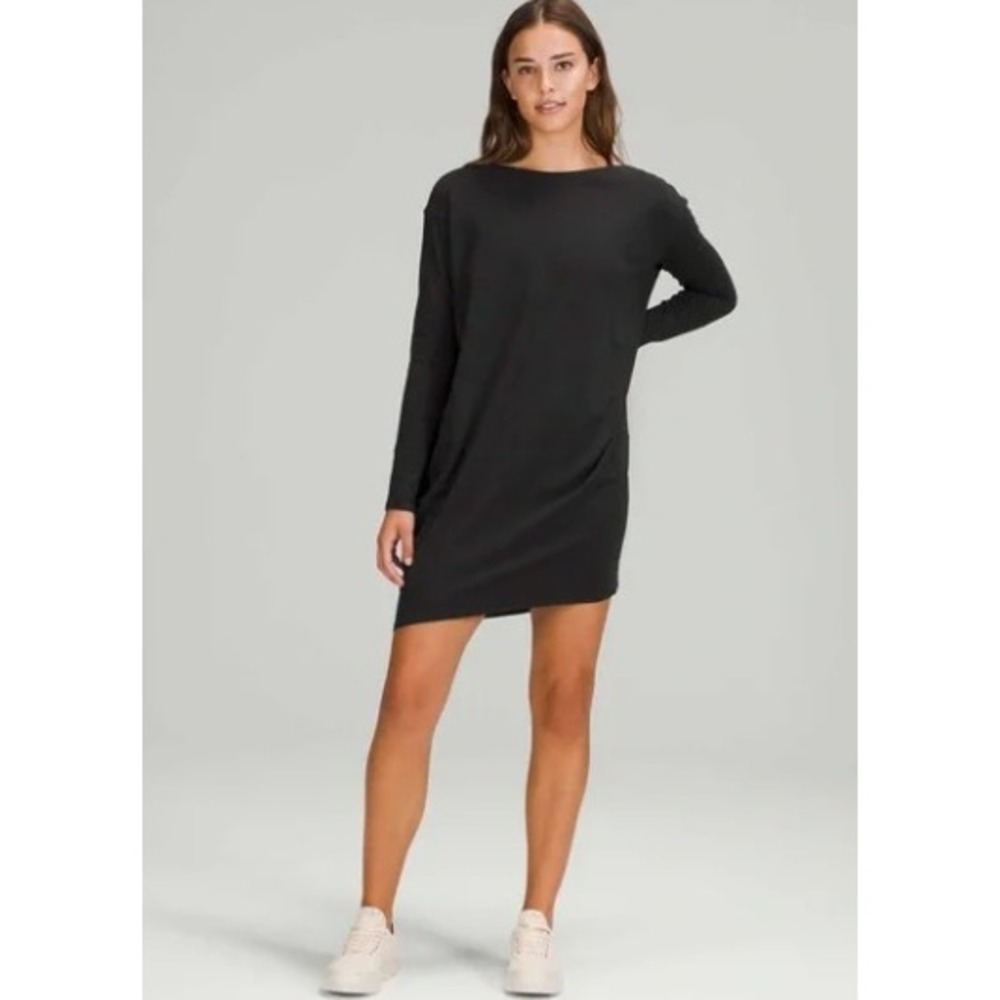 Lululemon Back In Action Long Sleeve dress 6